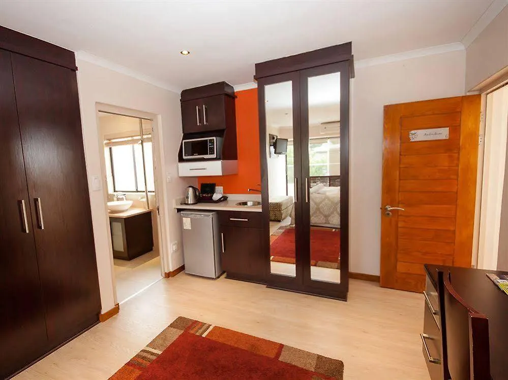 Oceana Palms Luxury Guest House Gordons Bay